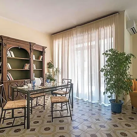 Della Lecce