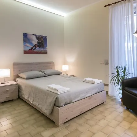 ベッド・アンド・ブレックファスト Della 4*